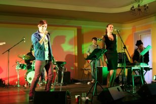 Daniel mit Band · © Sandra Janke