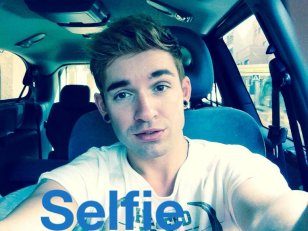 Selfie Bayern2 &middot; &copy; Facebook/Daniel K&uuml;blb&ouml;ck